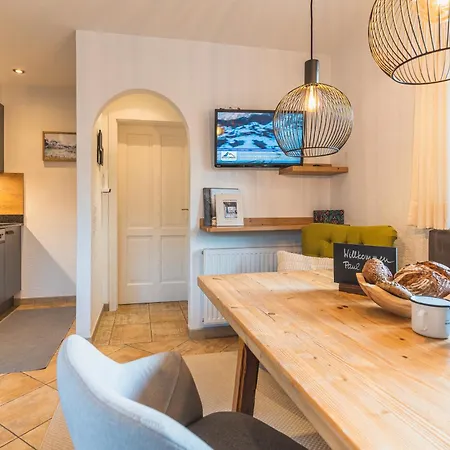 Dorfchalets - Waldi Inkl Tauern Therme Eintritt & Sommerkarte Apartament